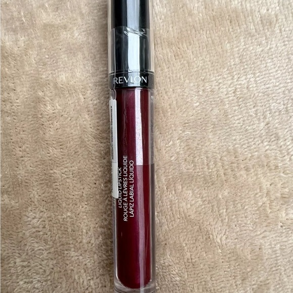 Revlon ColorStay Ultimate Liquid Lipstick, Brilliant Bordeaux 040 - Picture 3 of 10